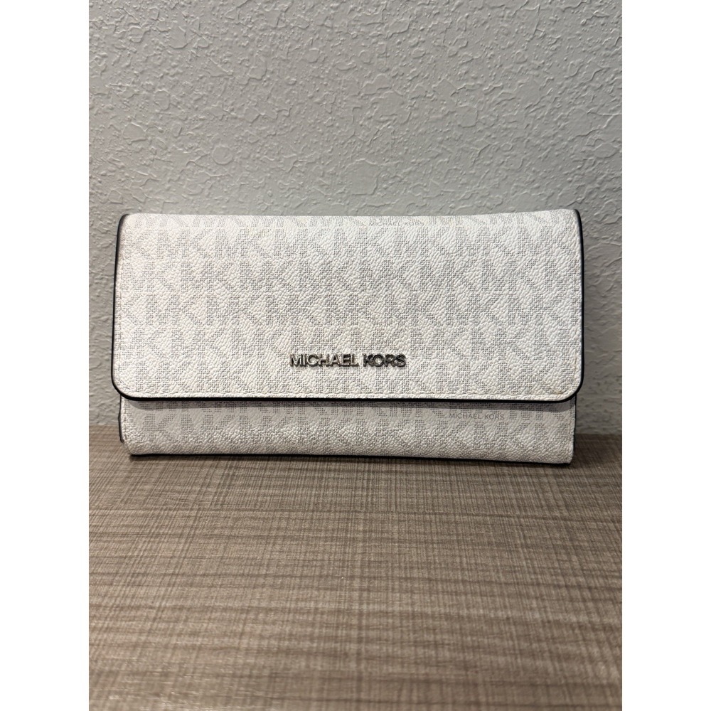 Michael Kors White Signature Continental Wallet
